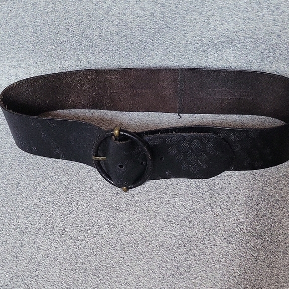 Fossil Vintage Black and Gold Leather Belt - Picture 2 of 11